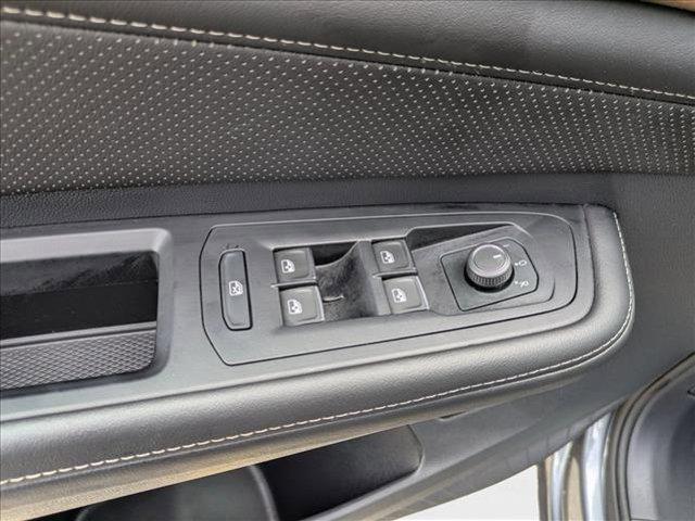 used 2025 Volkswagen Atlas car, priced at $33,498