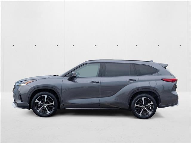 used 2021 Toyota Highlander car, priced at $31,471