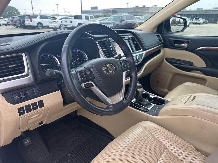 used 2018 Toyota Highlander car, priced at $25,551