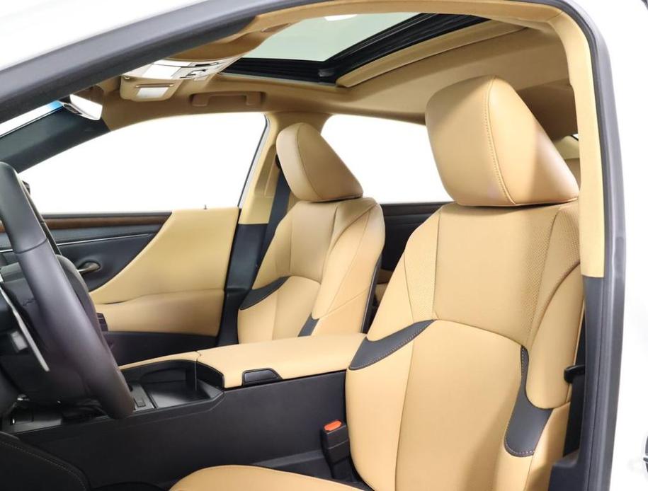 new 2025 Lexus ES 350 car, priced at $48,434