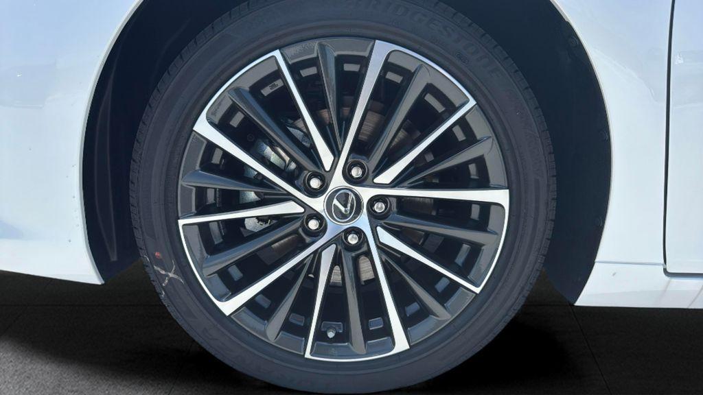 new 2025 Lexus ES 350 car, priced at $49,665