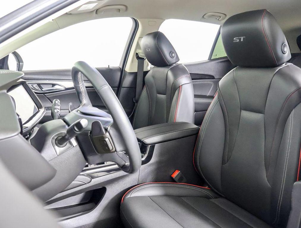 used 2022 Buick Envision car, priced at $25,995