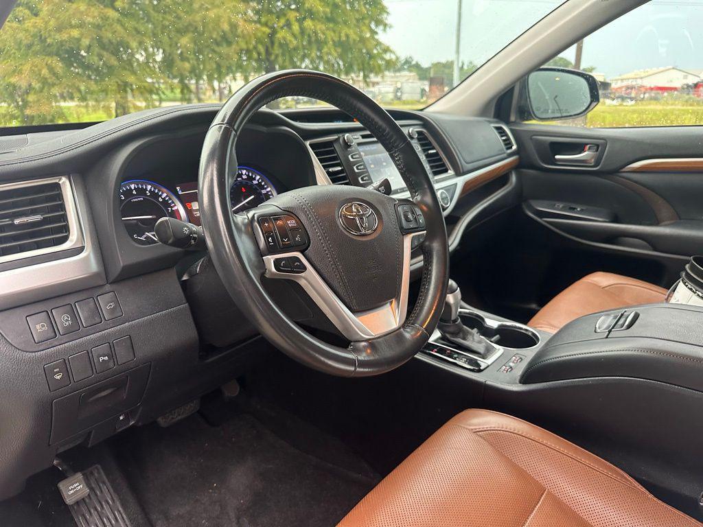 used 2017 Toyota Highlander car, priced at $25,995