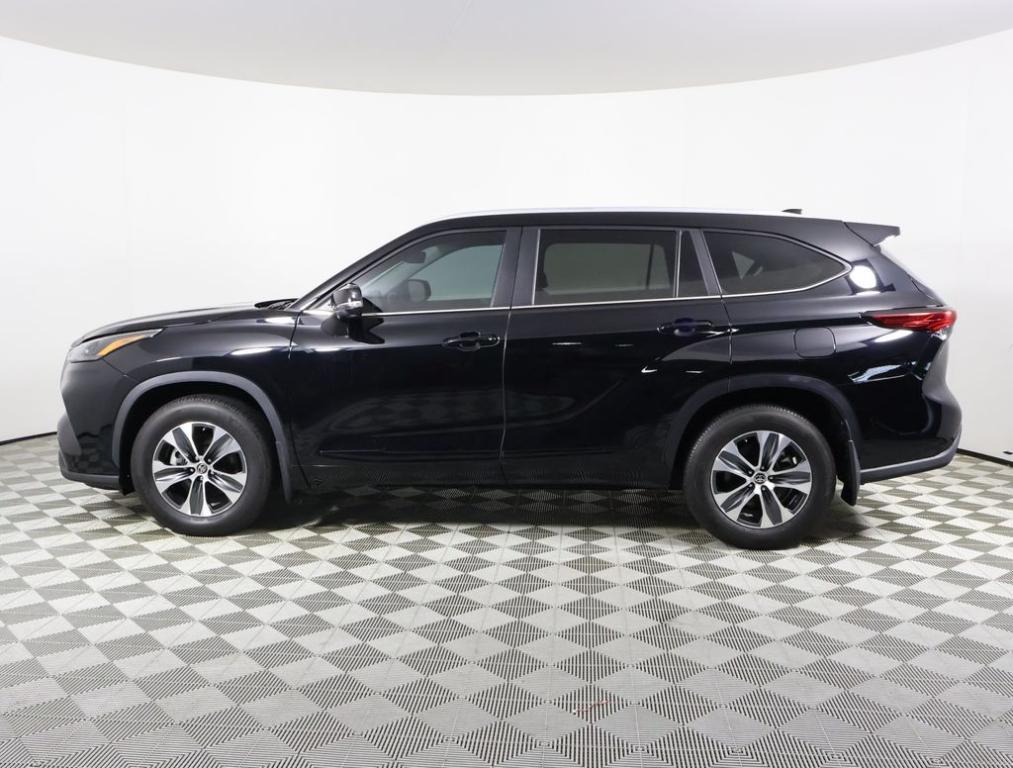used 2023 Toyota Highlander car, priced at $37,992