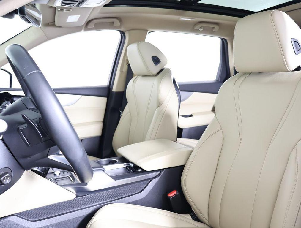 used 2022 Acura MDX car, priced at $35,498