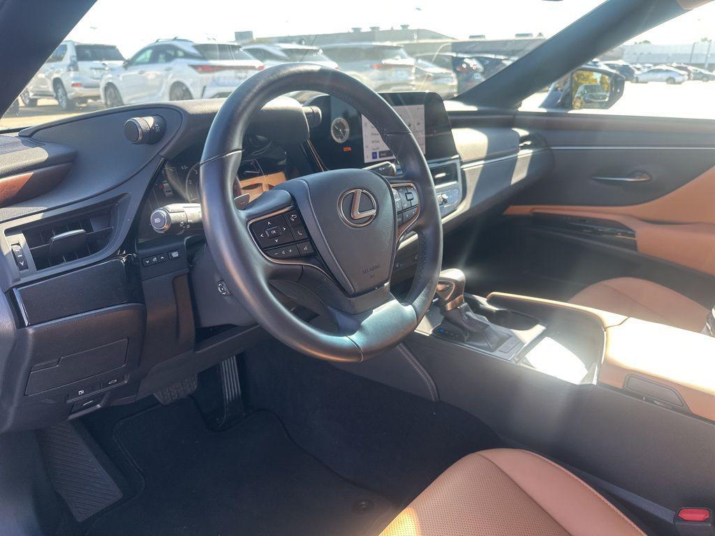 used 2025 Lexus ES 350 car, priced at $43,993