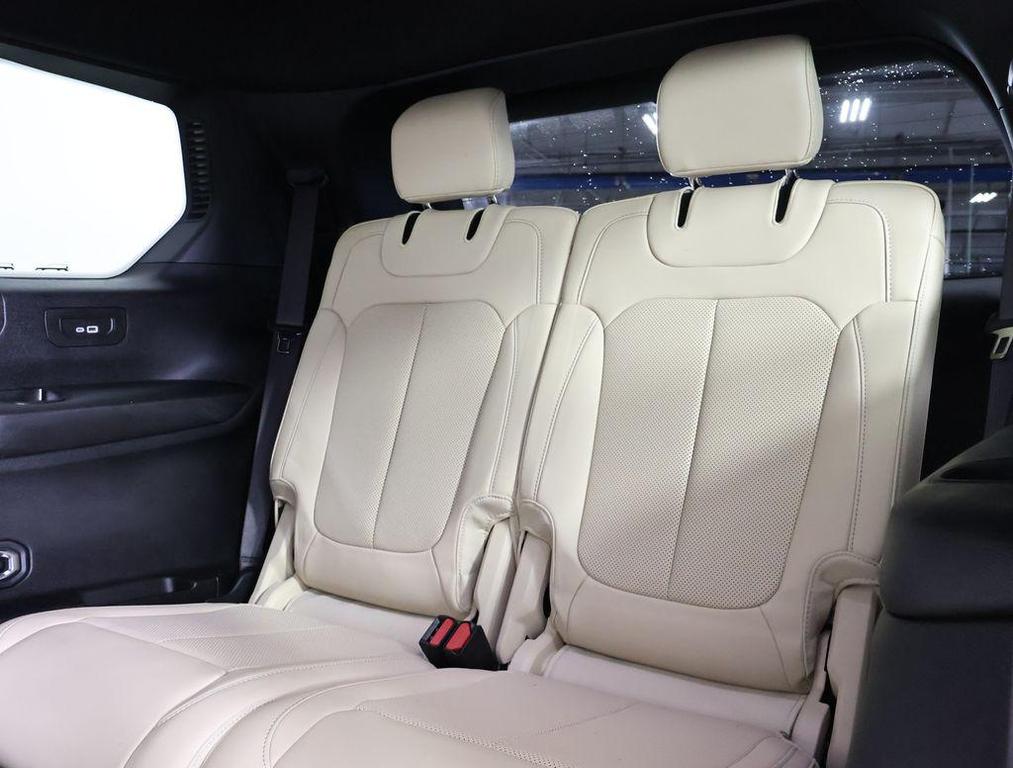 used 2024 Jeep Grand Cherokee L car, priced at $38,998