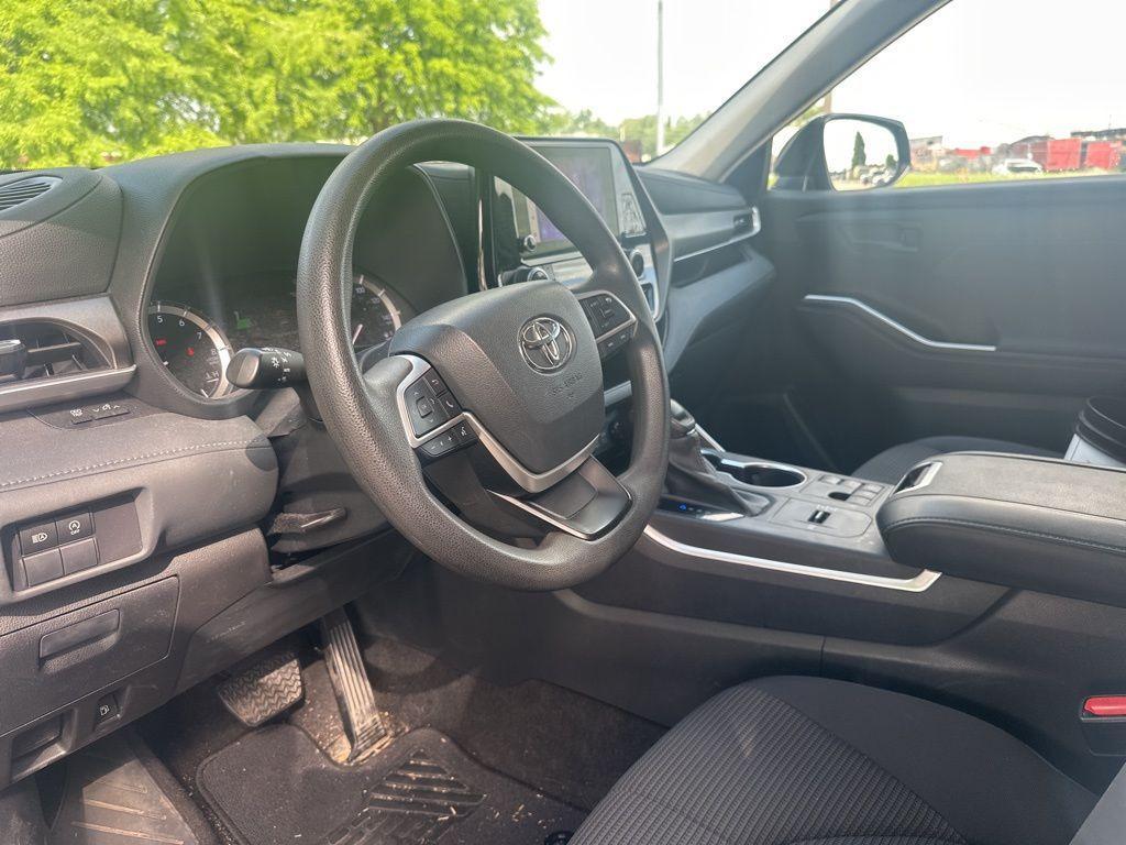 used 2023 Toyota Highlander car, priced at $31,992