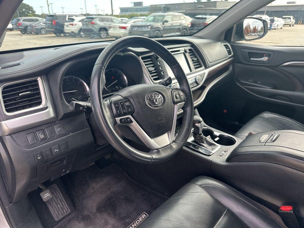 used 2015 Toyota Highlander car, priced at $17,771