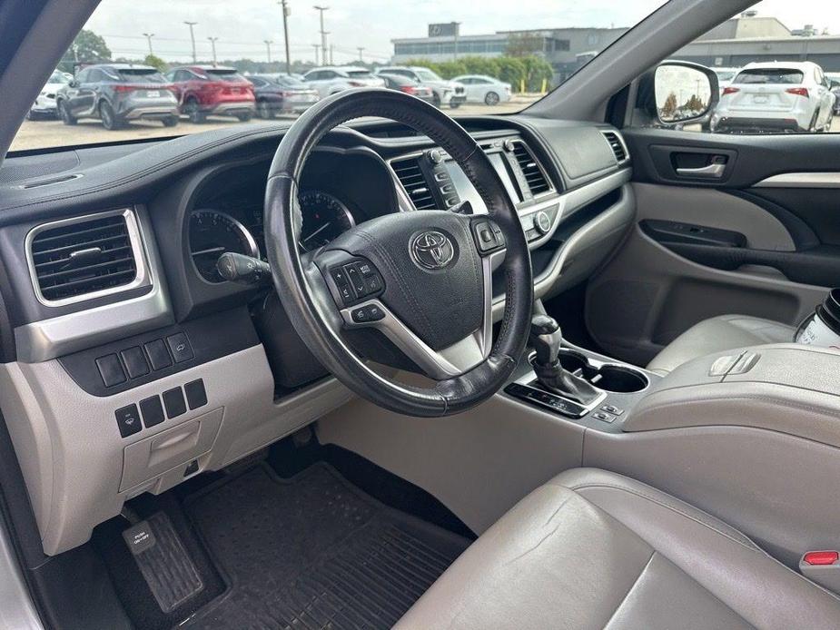 used 2015 Toyota Highlander car, priced at $18,881