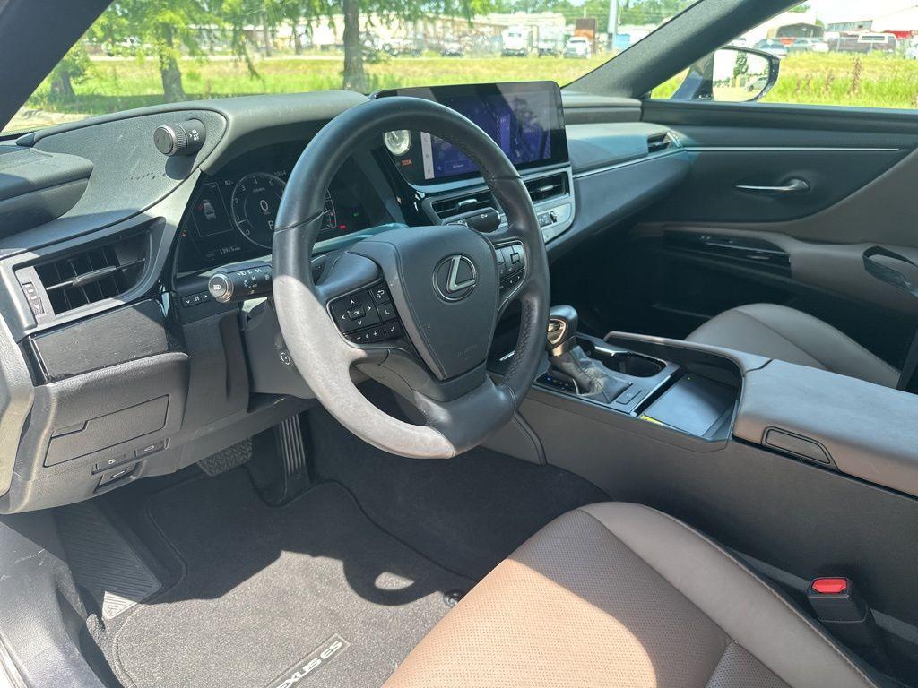 used 2024 Lexus ES 350 car, priced at $44,994