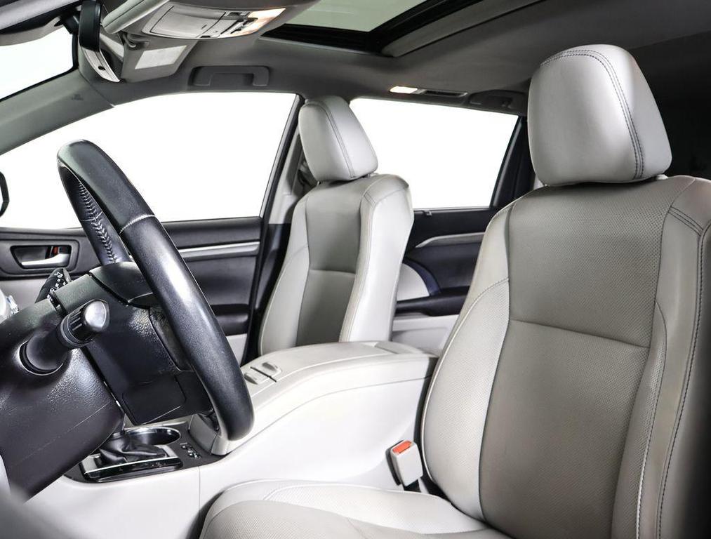 used 2017 Toyota Highlander car, priced at $24,694
