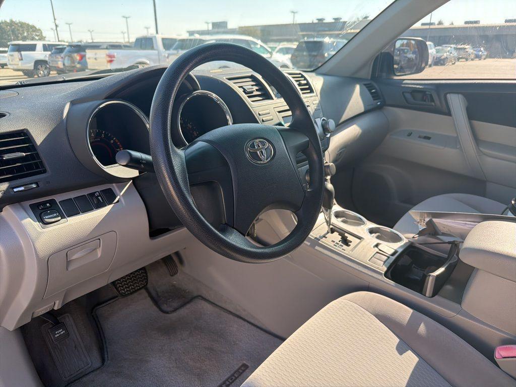 used 2010 Toyota Highlander car, priced at $10,991