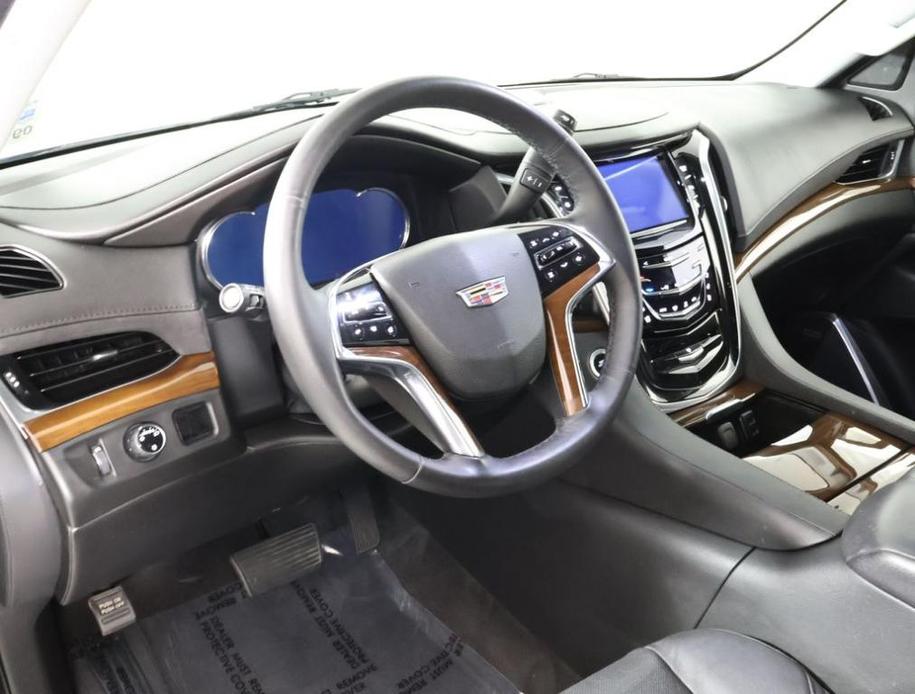 used 2020 Cadillac Escalade car, priced at $33,993