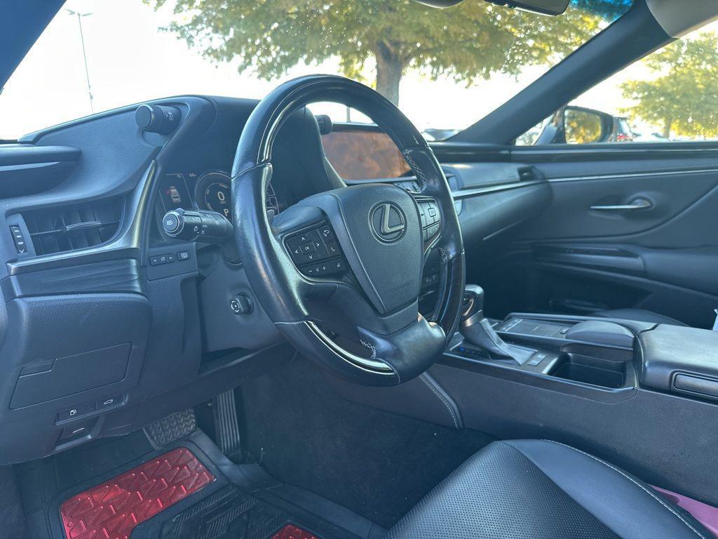 used 2019 Lexus ES 300h car, priced at $28,998