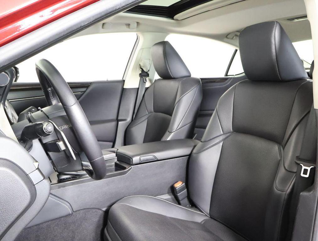 used 2019 Lexus ES 300h car, priced at $28,998