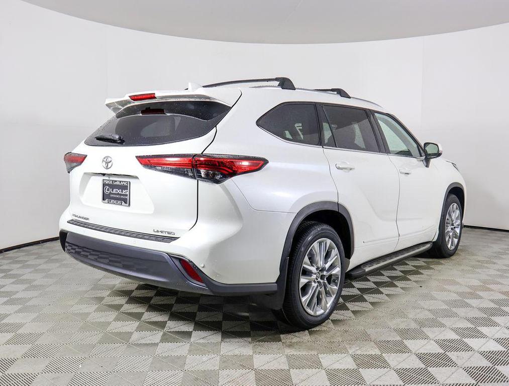 used 2021 Toyota Highlander car, priced at $33,993
