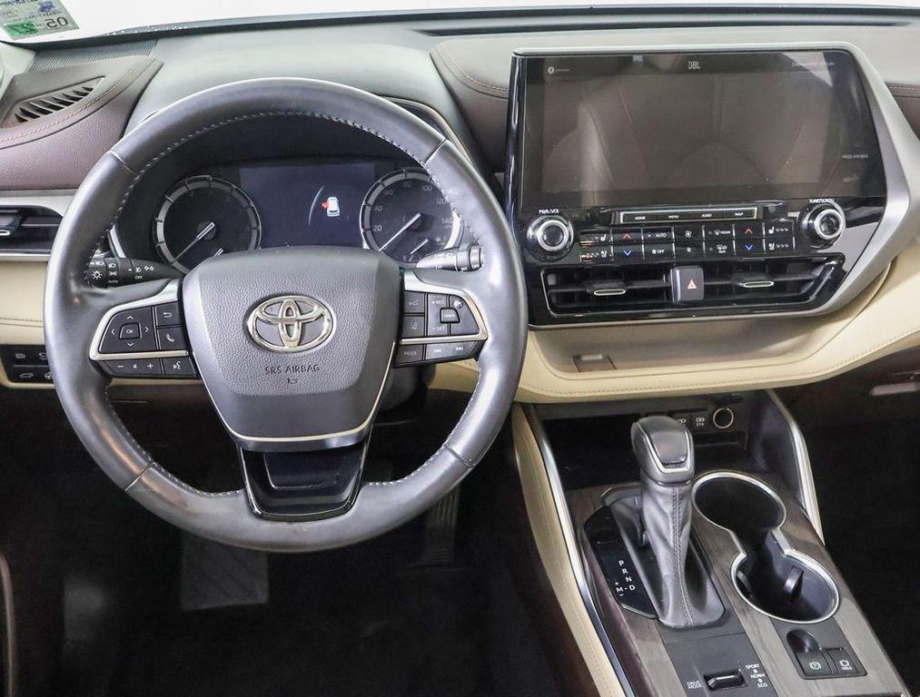used 2021 Toyota Highlander car, priced at $33,993