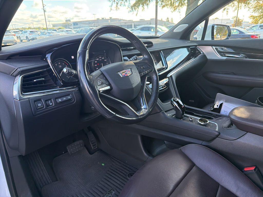 used 2021 Cadillac XT6 car, priced at $31,998