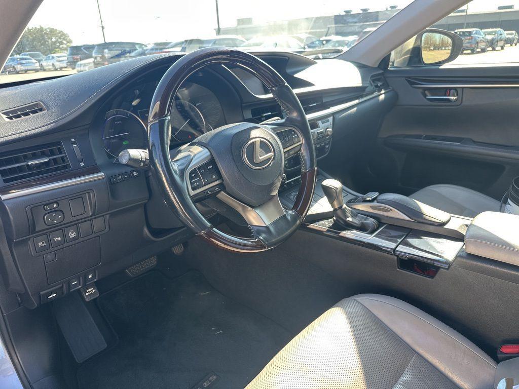 used 2018 Lexus ES 300h car, priced at $22,771