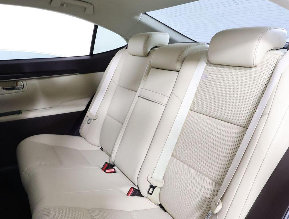 used 2018 Lexus ES 350 car, priced at $21,221