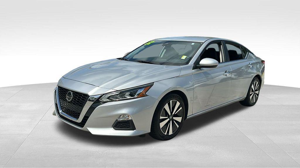 used 2022 Nissan Altima car, priced at $12,400
