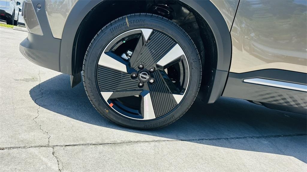 new 2025 Nissan Kicks car, priced at $29,294