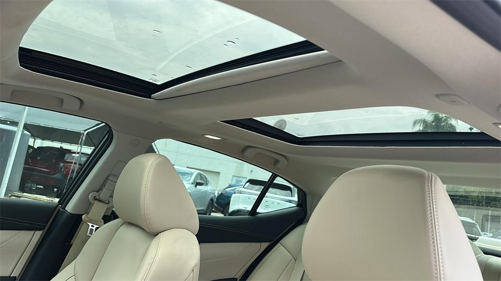 used 2022 Nissan Maxima car, priced at $33,919