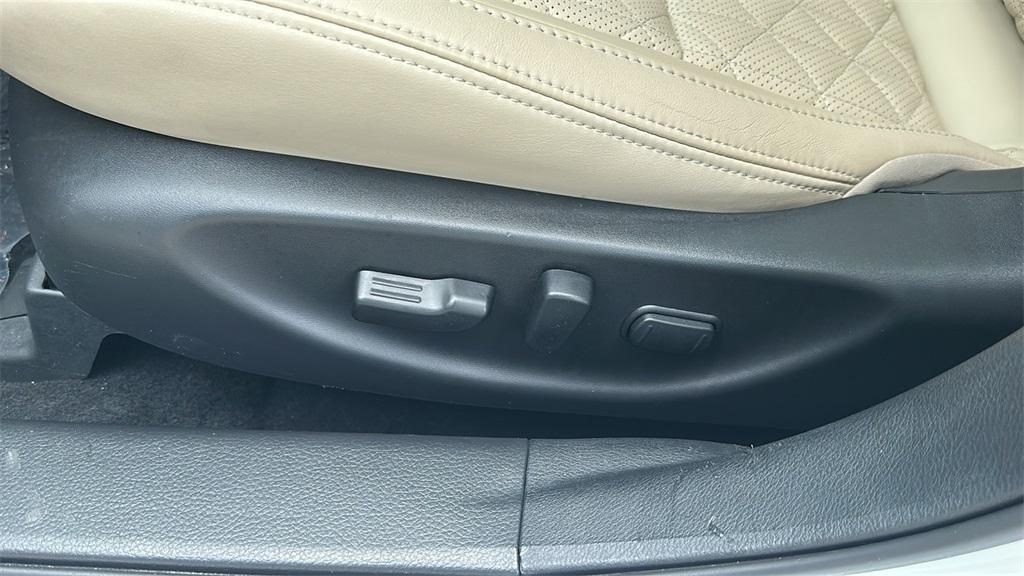 used 2022 Nissan Maxima car, priced at $33,919
