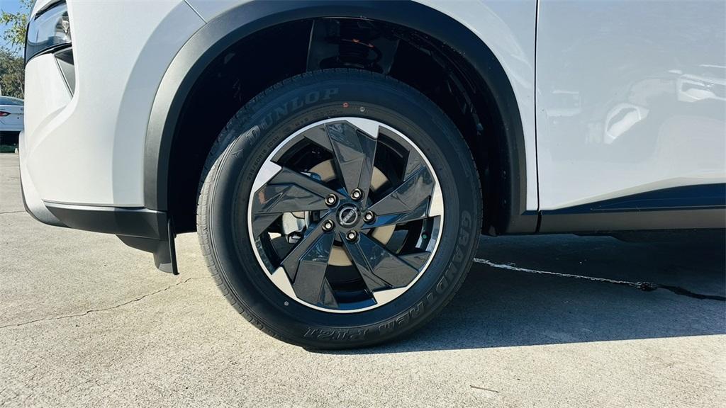 new 2025 Nissan Rogue car, priced at $32,886