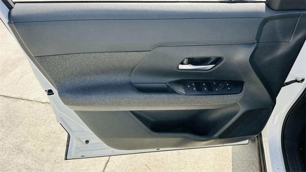 new 2025 Nissan Kicks car, priced at $25,079