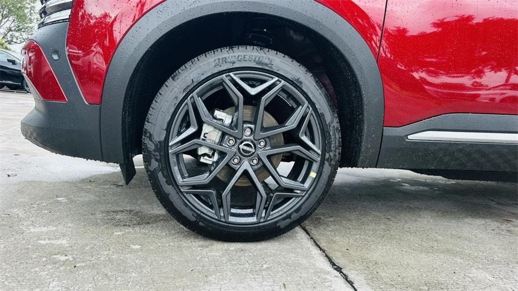 new 2025 Nissan Kicks car, priced at $28,237