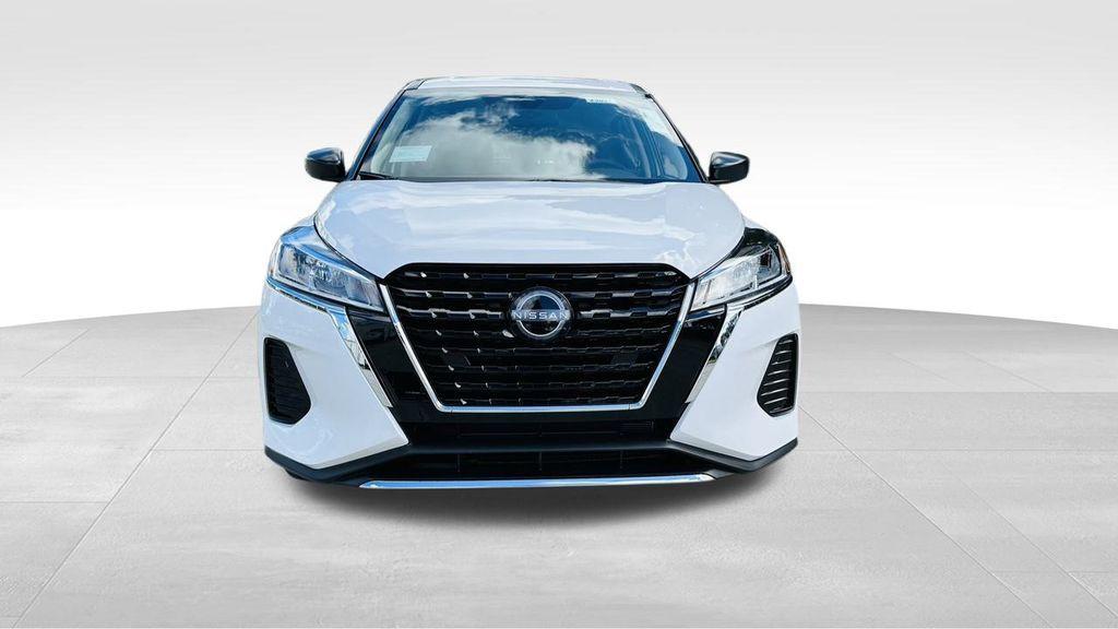 new 2025 Nissan Kicks Play car, priced at $22,147