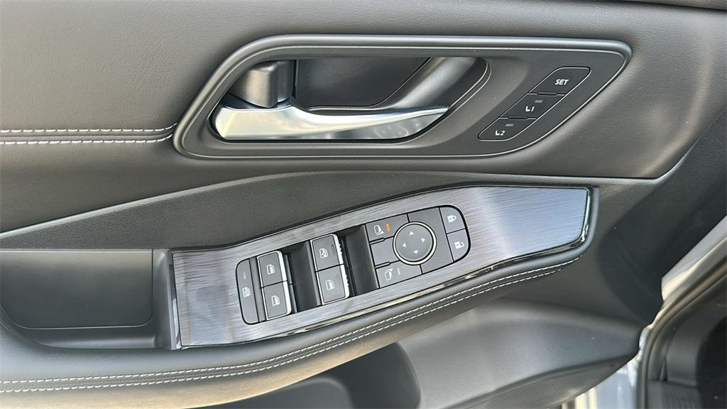 new 2025 Nissan Rogue car, priced at $40,802