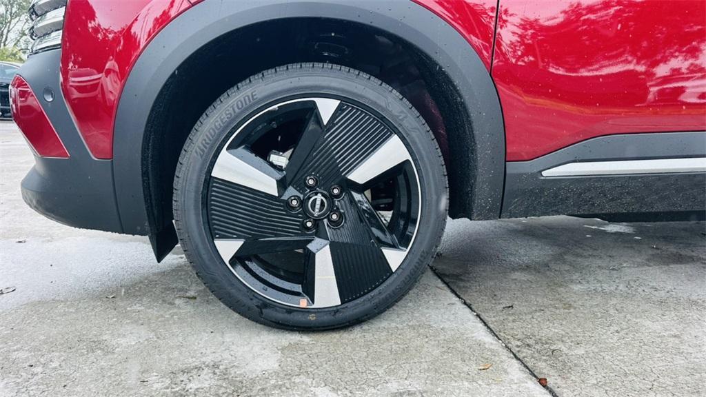 new 2025 Nissan Kicks car, priced at $27,870