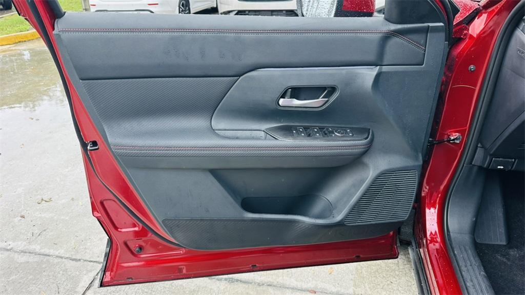new 2025 Nissan Kicks car, priced at $27,870