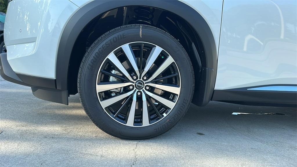 new 2025 Nissan Pathfinder car, priced at $49,129