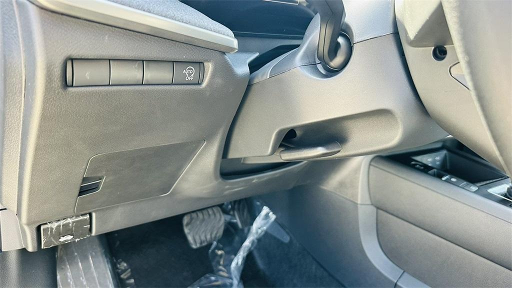 new 2025 Nissan Kicks car, priced at $25,079