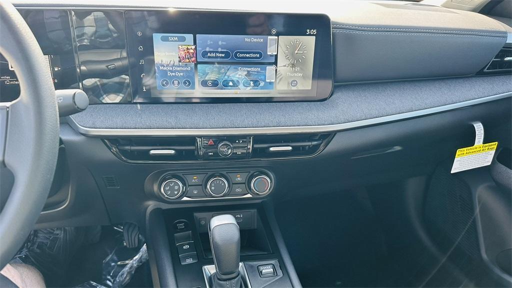 new 2025 Nissan Kicks car, priced at $25,079