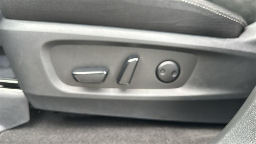 used 2024 Nissan Pathfinder car, priced at $32,000