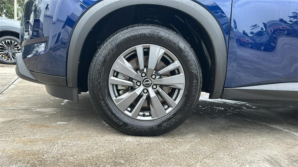 used 2024 Nissan Pathfinder car, priced at $32,000