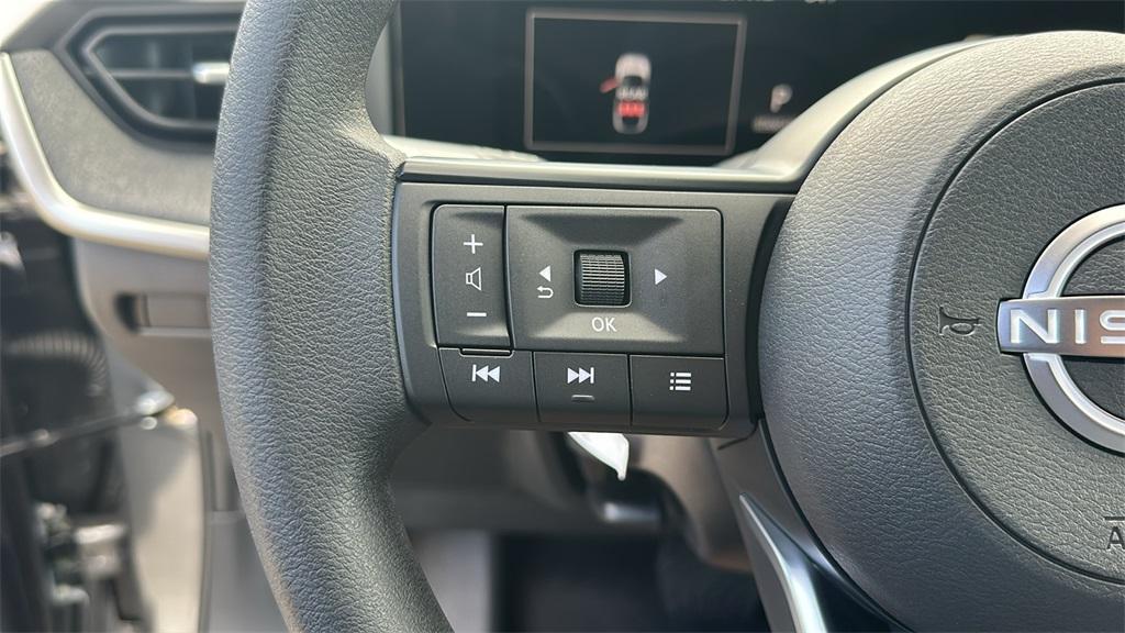 new 2025 Nissan Kicks car, priced at $26,957