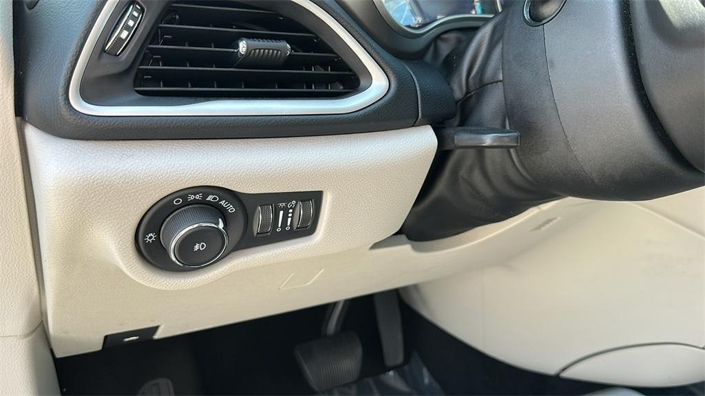 used 2022 Chrysler Pacifica car, priced at $18,971