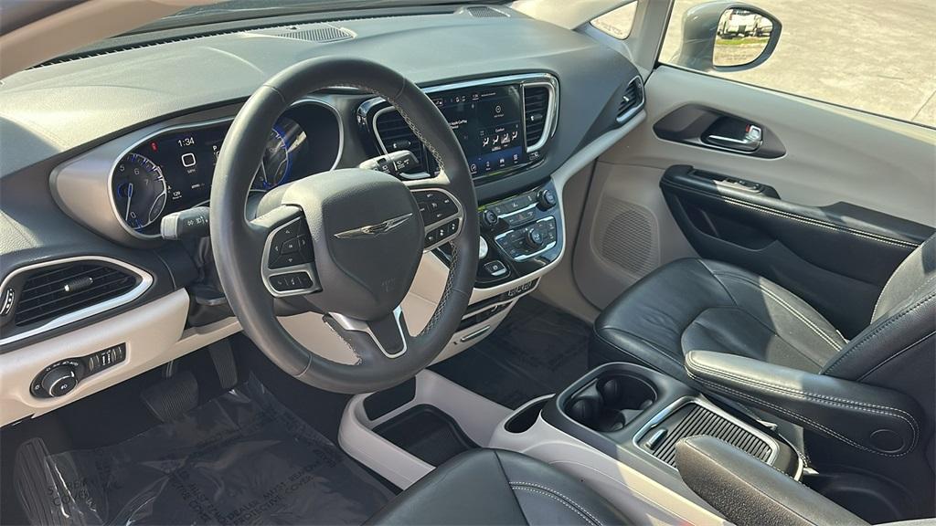 used 2022 Chrysler Pacifica car, priced at $18,971