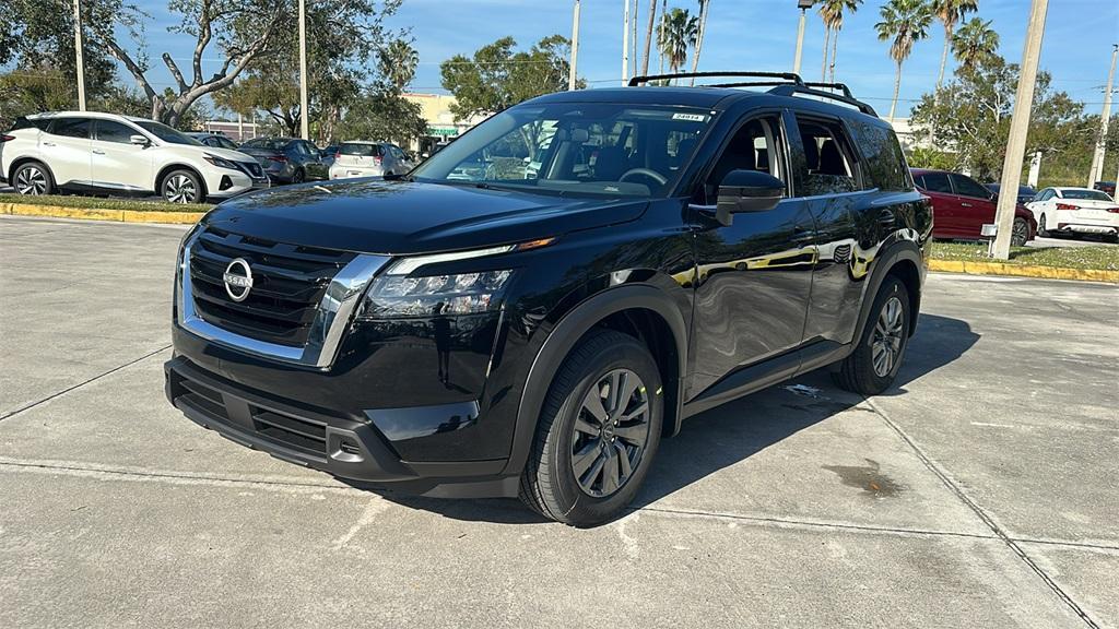 new 2025 Nissan Pathfinder car, priced at $39,081