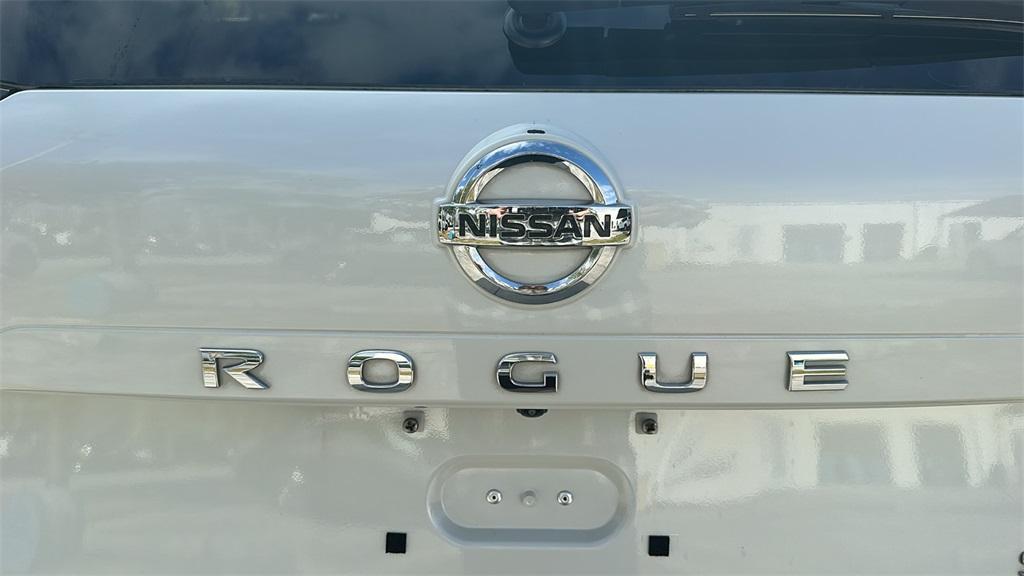 used 2021 Nissan Rogue car, priced at $17,888