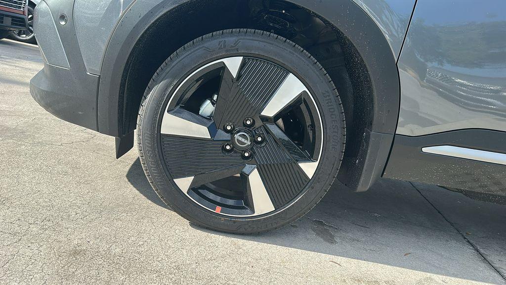 new 2025 Nissan Kicks car, priced at $27,410