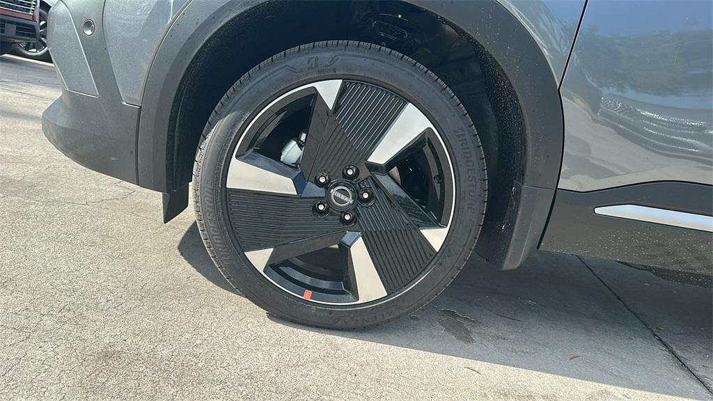new 2025 Nissan Kicks car, priced at $29,610