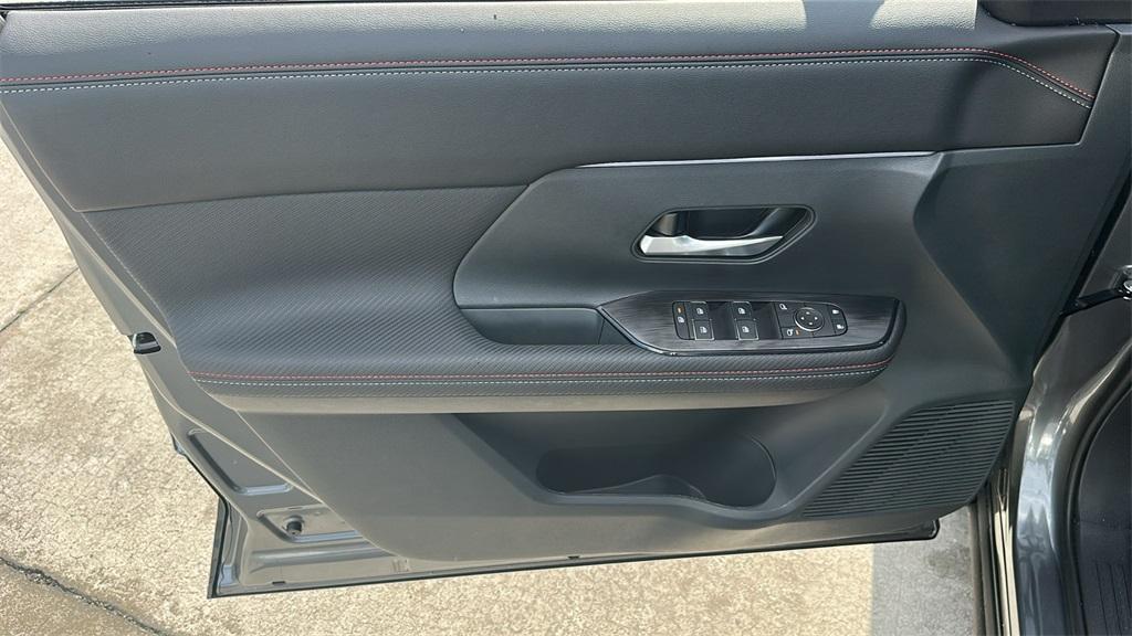 new 2025 Nissan Kicks car, priced at $29,610