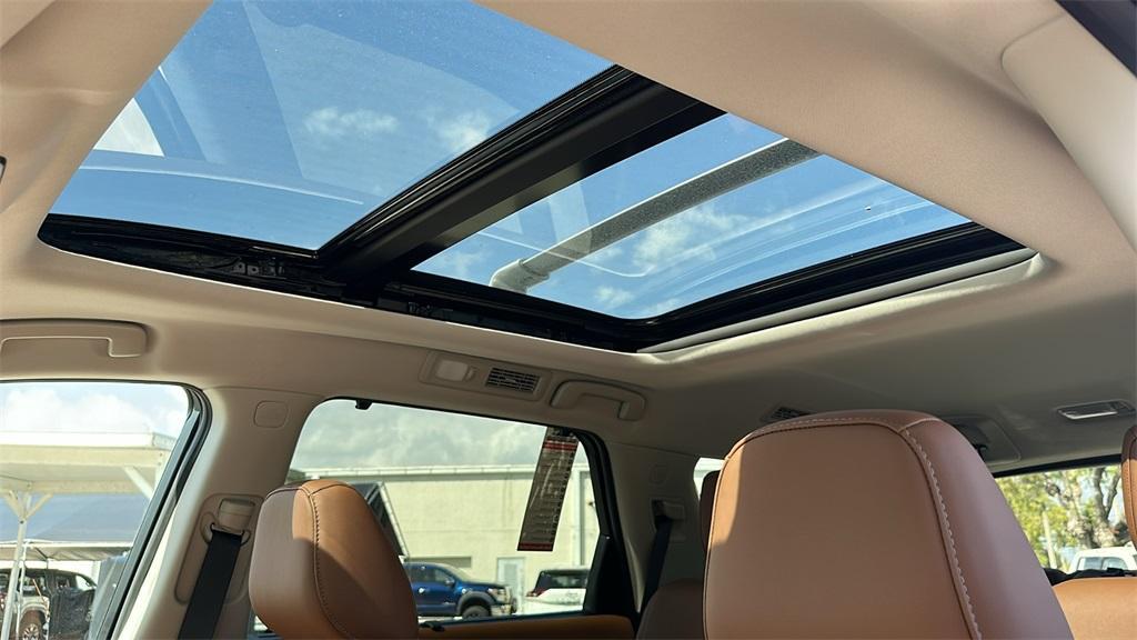 new 2025 Nissan Pathfinder car, priced at $51,828